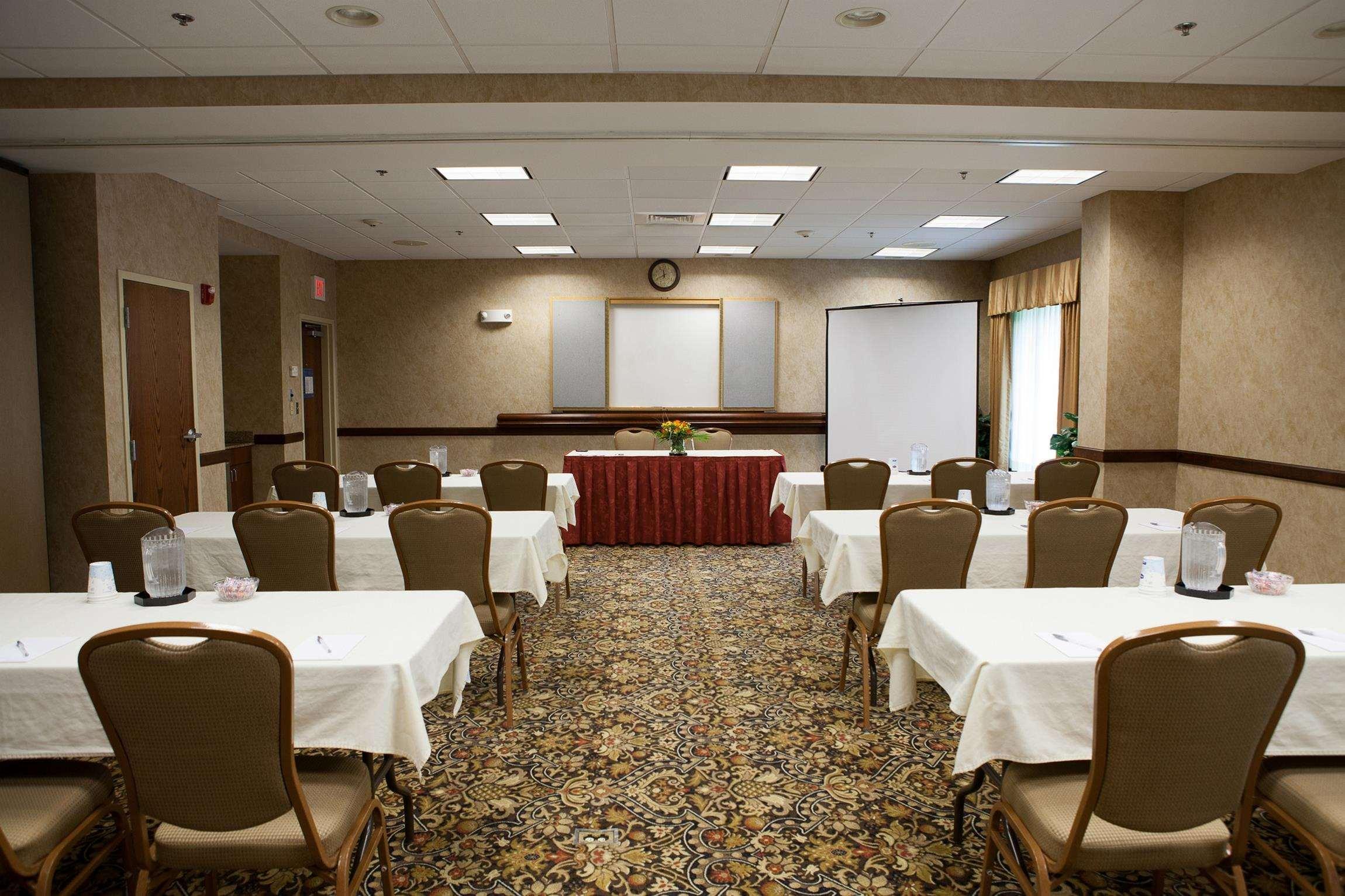 Hampton Inn Raynham-Taunton Επιχειρήσεις φωτογραφία